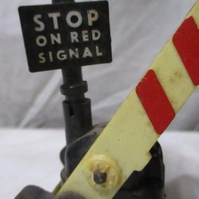 Lot 96 - Lionel Railroad Crossing Gate Stop On Red