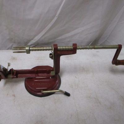 Lot 114 - Apple Potato Peeler, Corer, Slicer by "Back to Basics" "Peel Away"