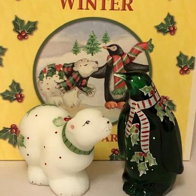 Lot 51 - Fenton Figurines