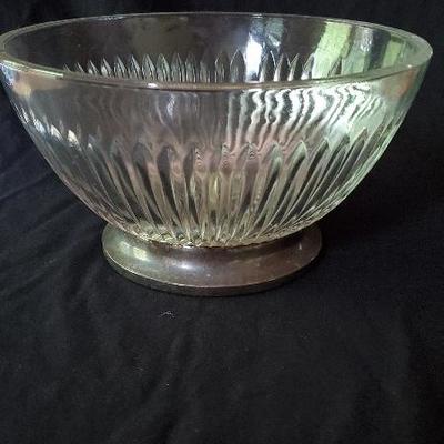 Lot 29 - Crystal - Vase, Bowls, & Candy Dishes