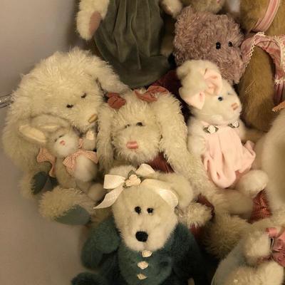 Lot 77 - Bounty of Bears