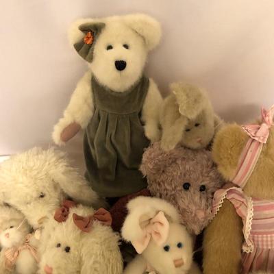 Lot 77 - Bounty of Bears