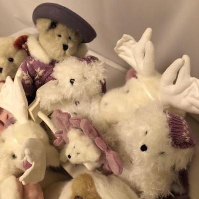 Lot 82 - Boyd's Bears Winter Collection