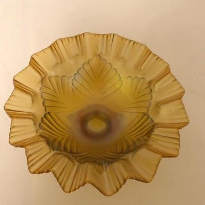 Lot 89- Fenton Bowls