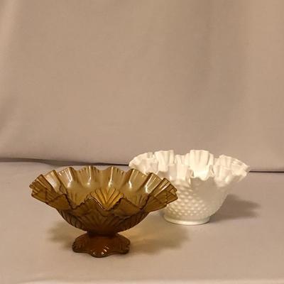 Lot 89- Fenton Bowls