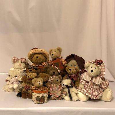 Lot 95- Boyd's Bears Fall Bears