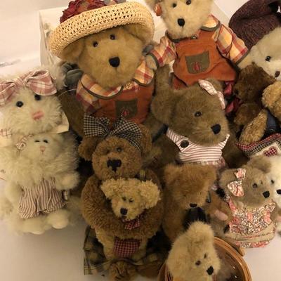 Lot 95- Boyd's Bears Fall Bears