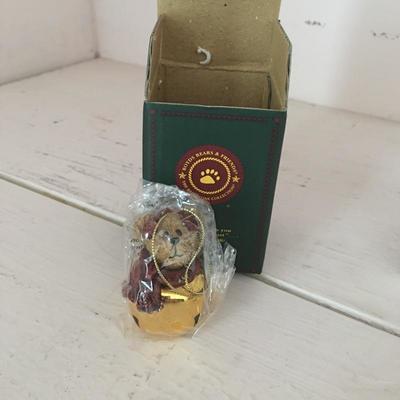 Lot 100 - Boydâ€™s Bear Figurines & More