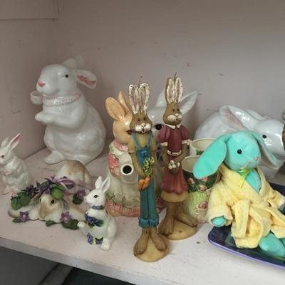 Lot 101 - Colony of Rabbits