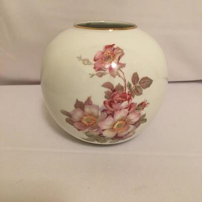 Lot 102 - Gold Rimmed Collection 
