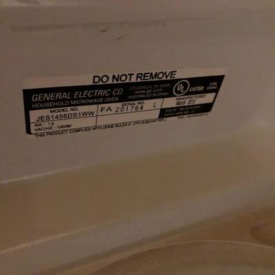 Lot 110- GE Microwave