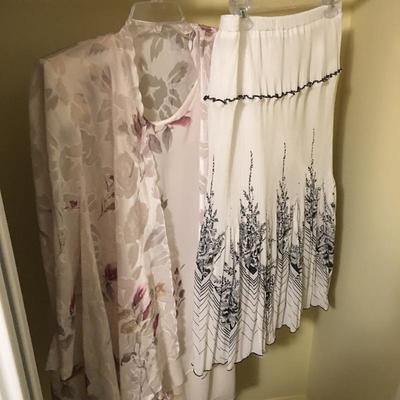 Lot 120 - Ladies Formal Wear