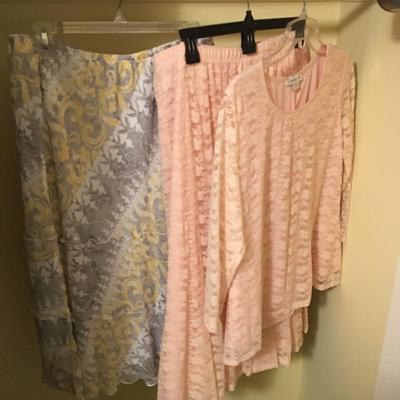 Lot 120 - Ladies Formal Wear