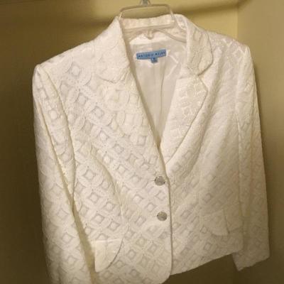 Lot 120 - Ladies Formal Wear