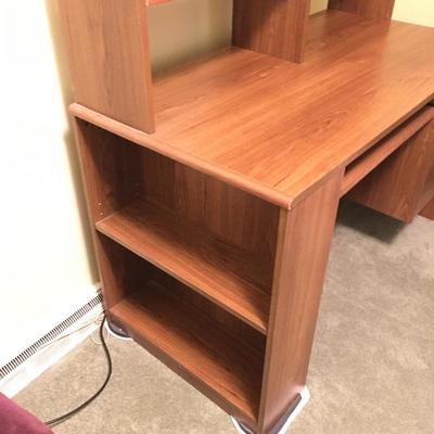 Lot 122 - Computer Desk & Chair
