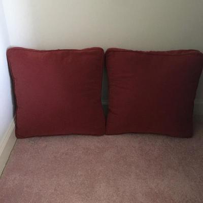 Lot 123 - Pillows & Blankets