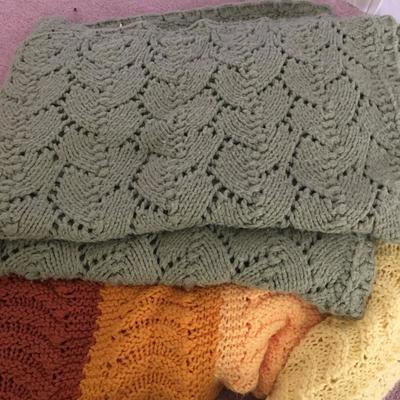 Lot 123 - Pillows & Blankets