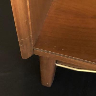 Lot 128- Drew Side Table and Dresser Mirror