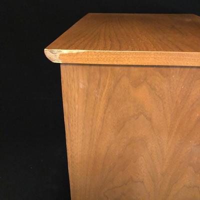 Lot 128- Drew Side Table and Dresser Mirror