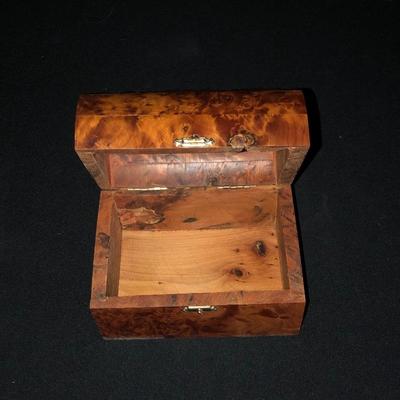 Lot 129- Silhouettes & Boxes