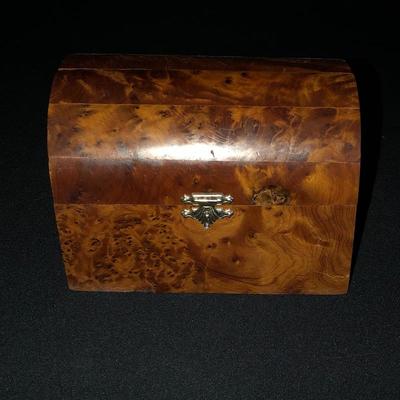 Lot 129- Silhouettes & Boxes