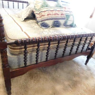 Beautiful Turned Wood Full Size Bed Frame with Mattress Set 54