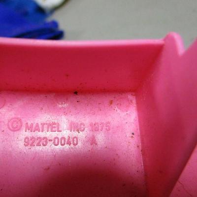 Lot 189 - Barbie & Ken Dolls & Toys - Storage Case & Cloths 