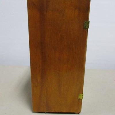 Lot 189 - Barbie & Ken Dolls & Toys - Storage Case & Cloths 