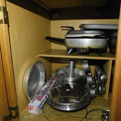 Large Collection of Stainless Pots, Pans, and Bakeware Items