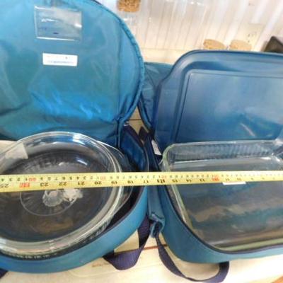 Set of Pyrex Baking Dishes with Carry Cases for Hot Food 
