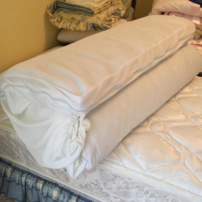 Lot 130 - Pair Twin Bed Frames And Bedding