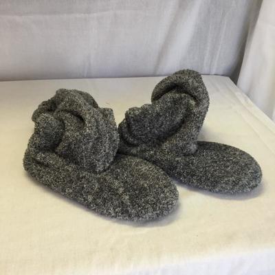 Lot 139 - Large Lined Footwear Collection