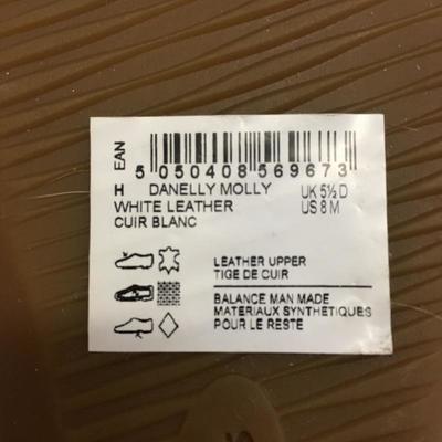 Lot 140 - Size 8 Ladies Clark's Shoes