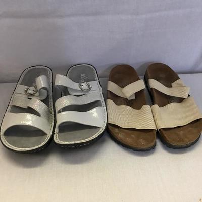   Lot 143 - Beach Goods