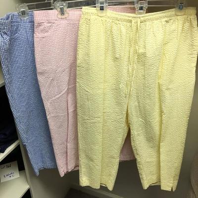  Lot 147 - Drapers & Damonâ€™s Clothing