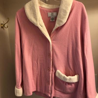 Lot 151- Ladies Sleepwear