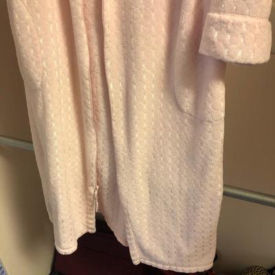 Lot 151- Ladies Sleepwear