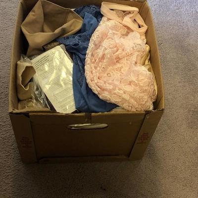 Lot 151- Ladies Sleepwear