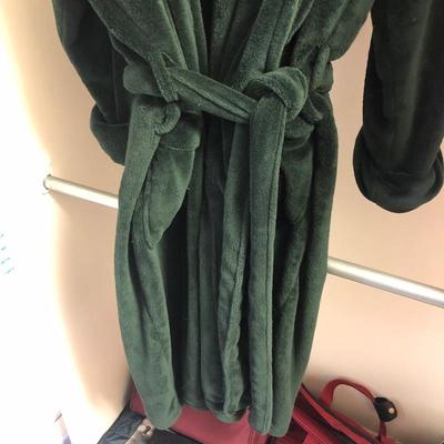 Lot 151- Ladies Sleepwear