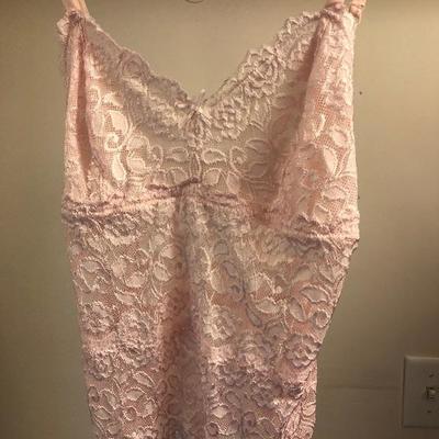 Lot 151- Ladies Sleepwear