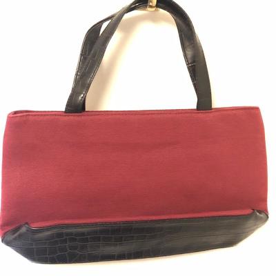 Lot 154- Purses & Wallets