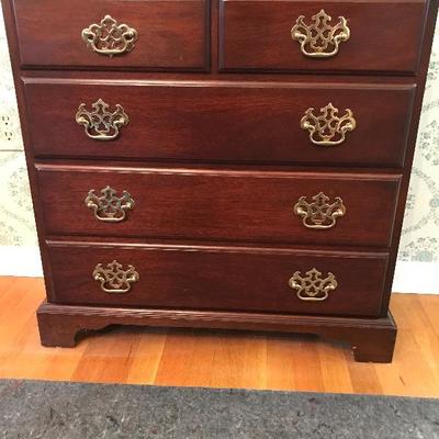 Lot # 49 Mahogany Colonial 5 Drawer Chest