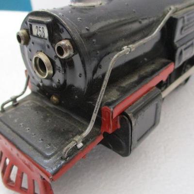 Lot 191 - Lionel Metal Train Engine