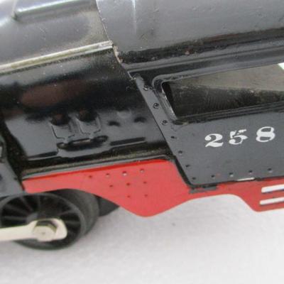 Lot 191 - Lionel Metal Train Engine
