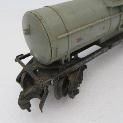 Lot 194 - Lionel Lines Sunoco Tank Cars