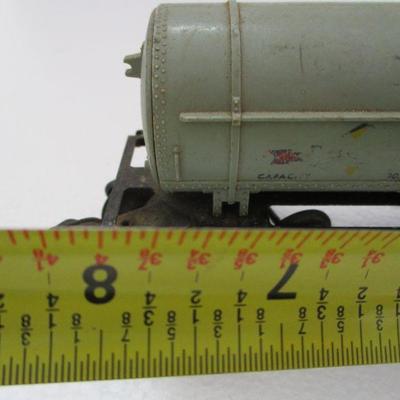 Lot 194 - Lionel Lines Sunoco Tank Cars