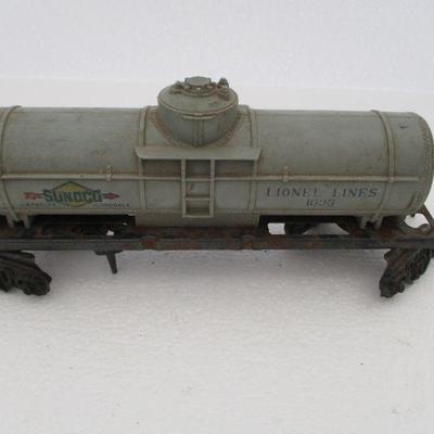 Lot 194 - Lionel Lines Sunoco Tank Cars