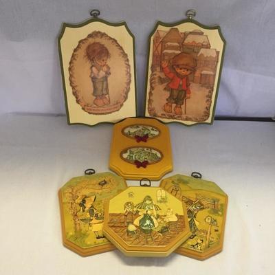 Lot 166 - Decoupage Decor