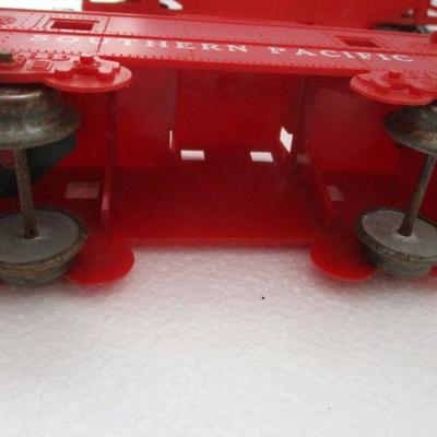 Lot 197 - Random Train Cars & Parts