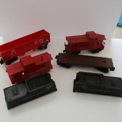 Lot 197 - Random Train Cars & Parts